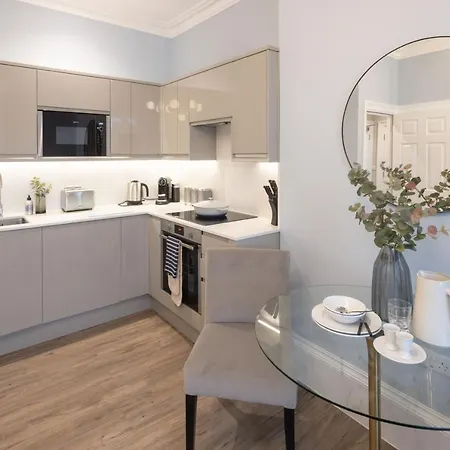Redmayne House Apartment