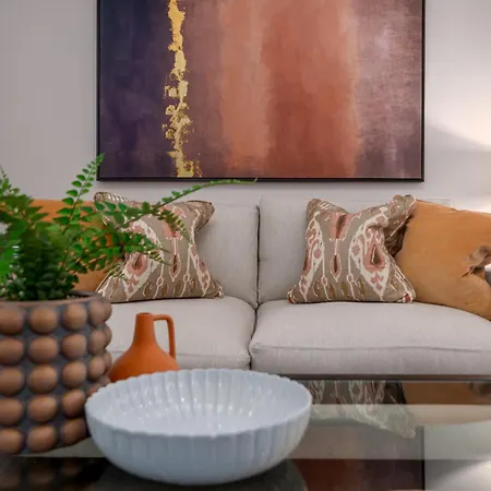 Redmayne House Apartment
