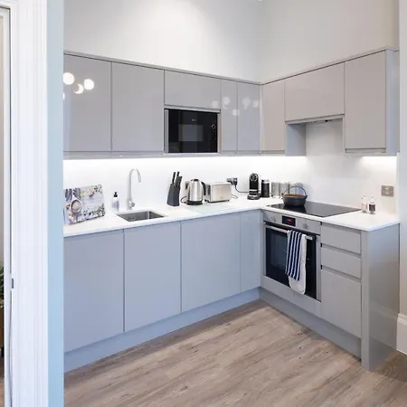 Redmayne House - Urban Apartman *
